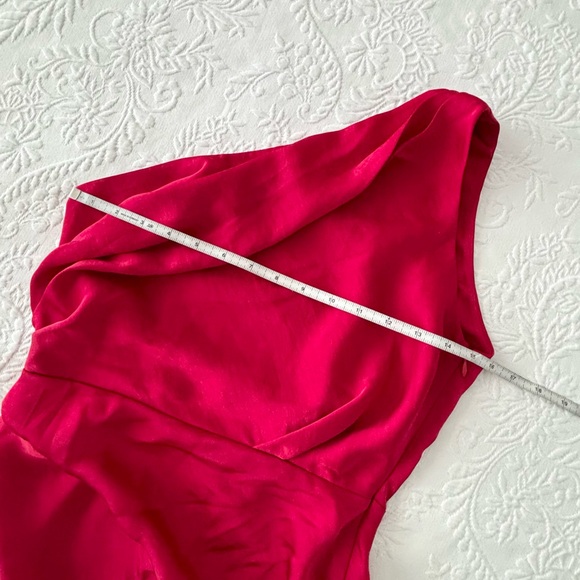 NWOT Lulus Mesmerizing Aura Red Satin One-Shoulder Tulip Maxi Dress Small - Picture 6 of 7